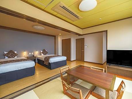 Deluxe Japanese-Western Room with Natural Hot Spring Open-Air Bath - Non-Smoking