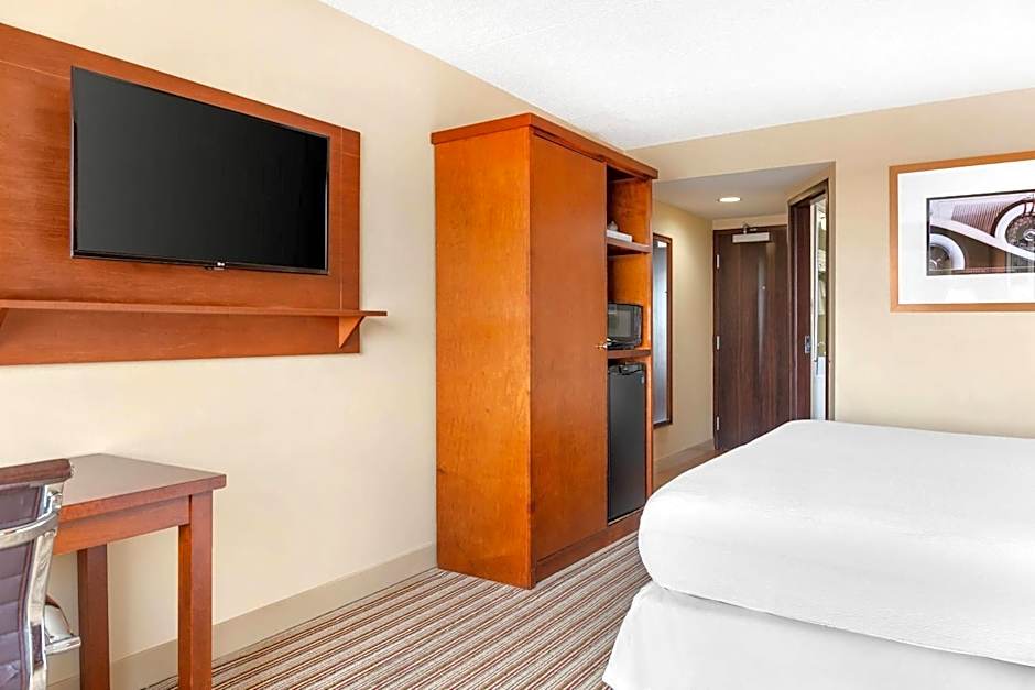 Radisson Hotel Detroit Metro Airport