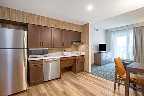 1 K/2qn Acc Tub 2 Bdrm 2 Bath Ste W/ Balc Nosmok