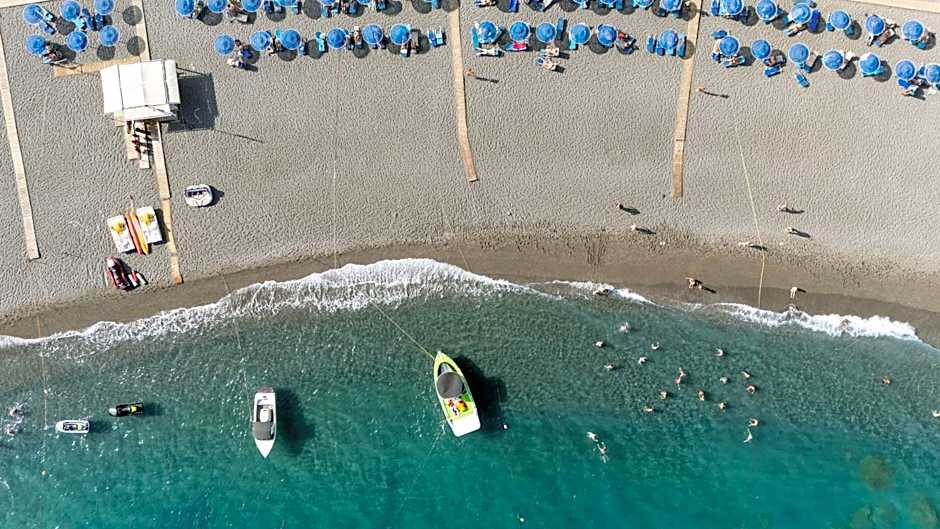 Mare Blue Hotel