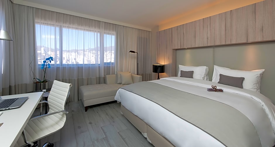 Photo 1 of 1 of Royal 1 King Bed Suite