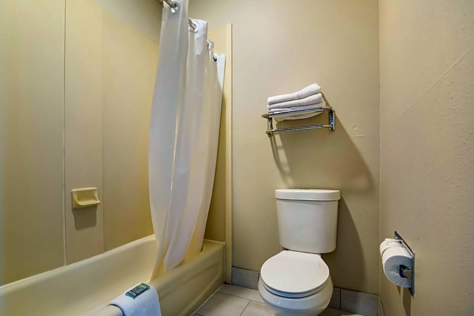 SureStay Plus by Best Western Topeka Northwest