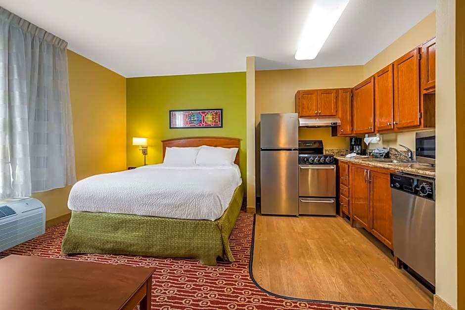 Sonesta Simply Suites Detroit Novi