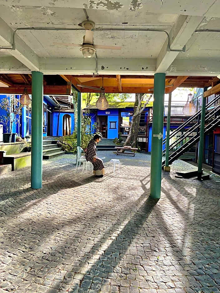 泊まれる廃墟 ぐんじょう