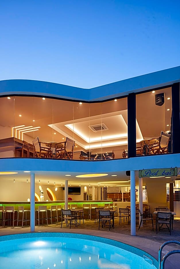 Golden Bay Boutique Hotel & Bungalows