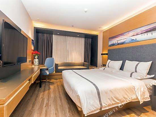 Yeste International Hotel (Helong Store)