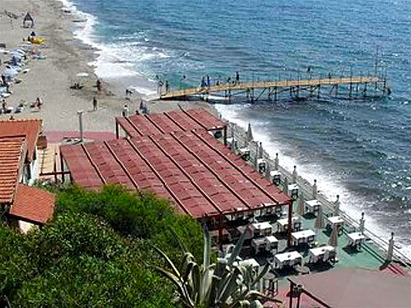 Green Paradise Beach Hotel