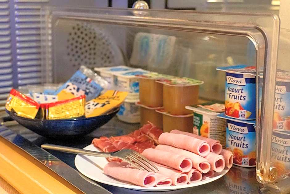 Hotel Ours Blanc - Place Victor Hugo