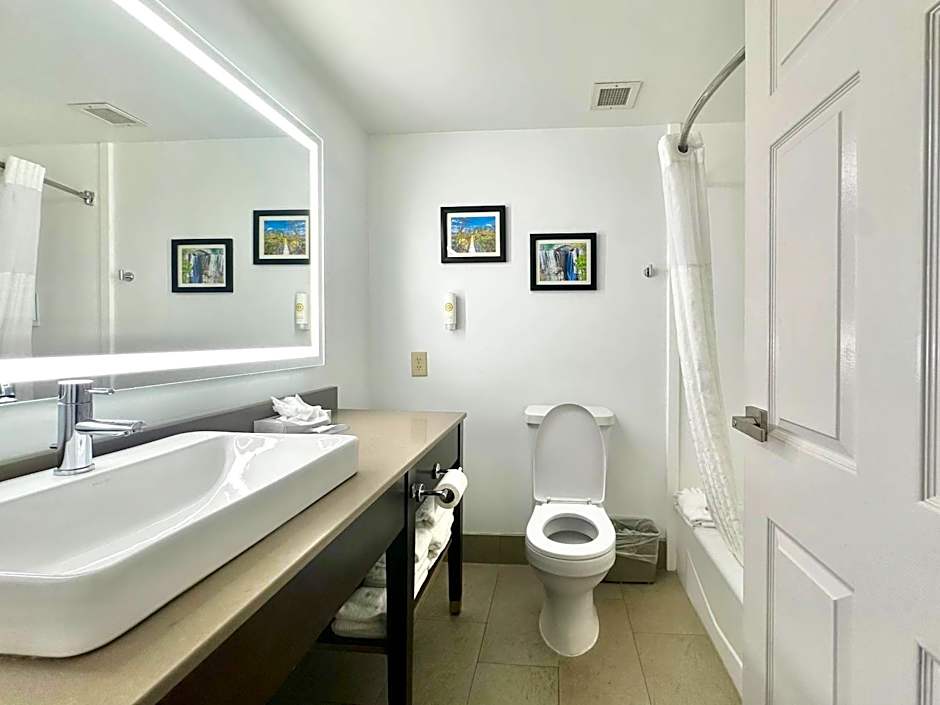 Comfort Inn & Suites Calhoun South