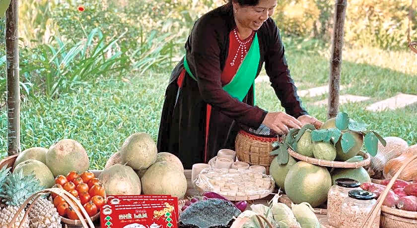 Tomodachi Retreat - Làng Mít