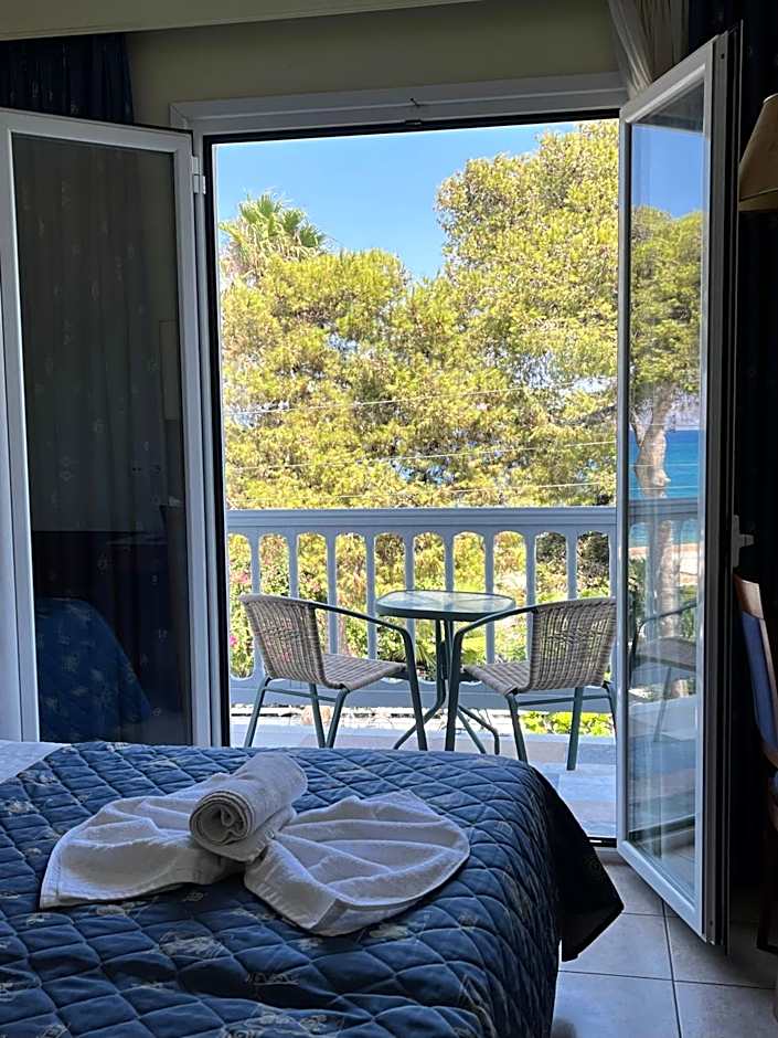 Theodorou Beach Hotel Apartments