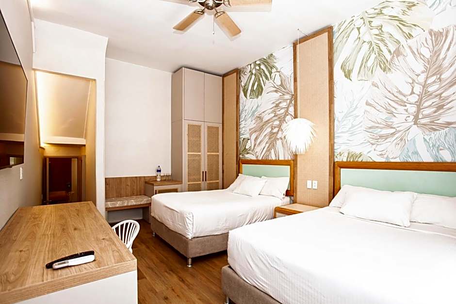 Hotel Cocoplum Beach