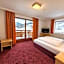 Hotel Sommerer - 100m to Ski Lift & 5 Min Walk to Hinterglemm Centre