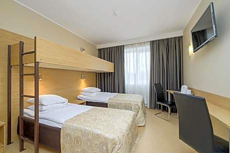 Standard Triple Room with Pool and Sauna Access