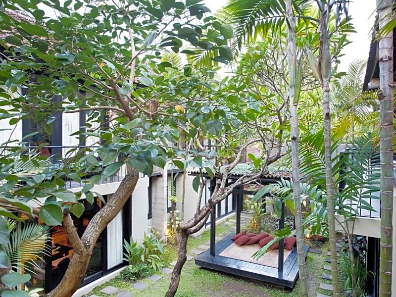 S'Cape Condotel