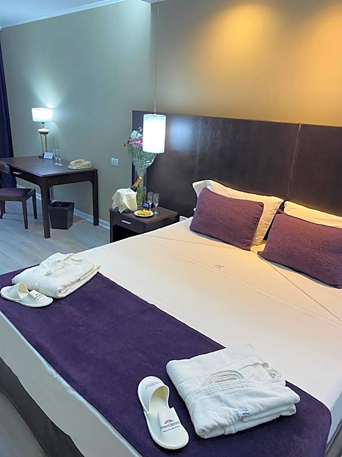 Howard Johnson Plaza by Wyndham Buenos Aires Florida Street