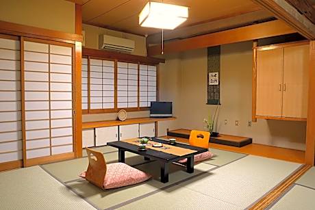 Triple Room with Shared Bathroom