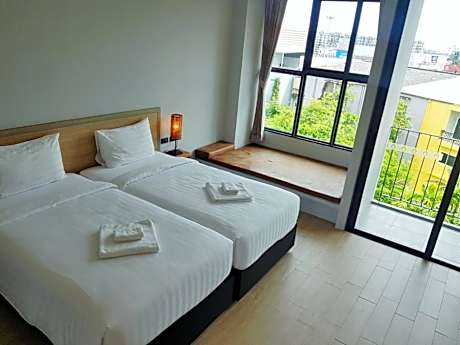 Twin Room with Pool View