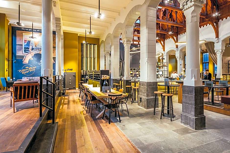 Post-Plaza Hotel & Grand Café