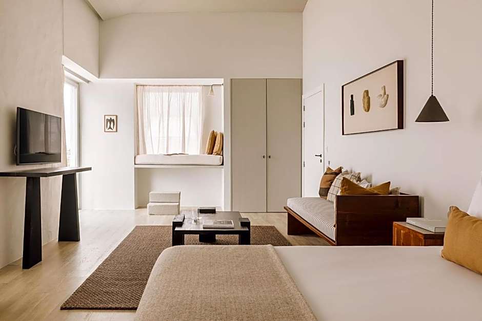 White Exclusive Suites & Villas