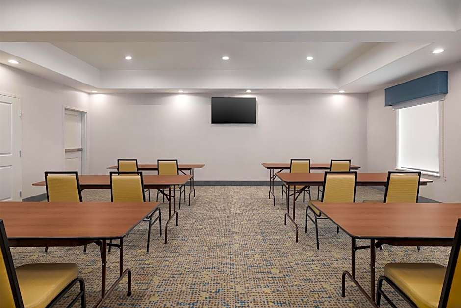 Hampton Inn Kenedy