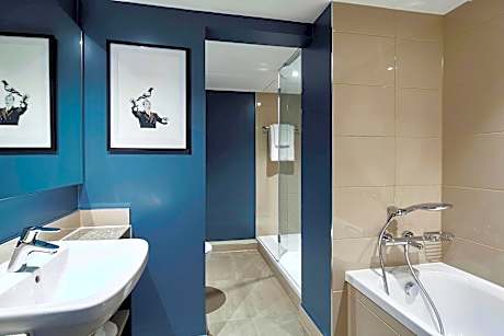 Suite, 1 Bedroom (1 King Bed and 1 Double Sofa Bed)