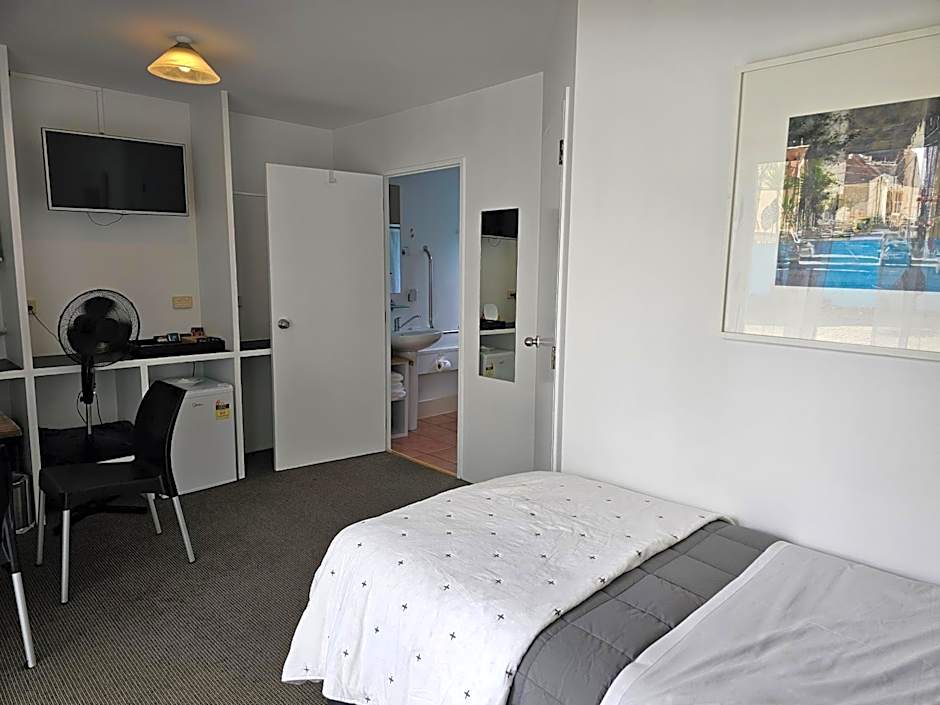 Albert Number 6 Motel