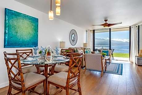 Lauloa 105 · LOA 105 2BD OceanFront Getaway w AC Pool
