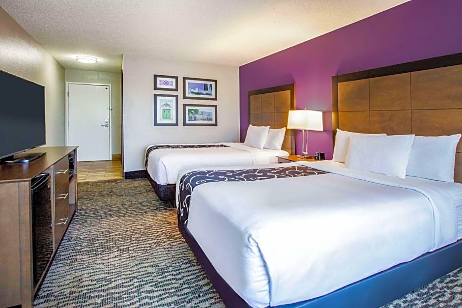 La Quinta Inn and Suites by Wyndham Elkhart