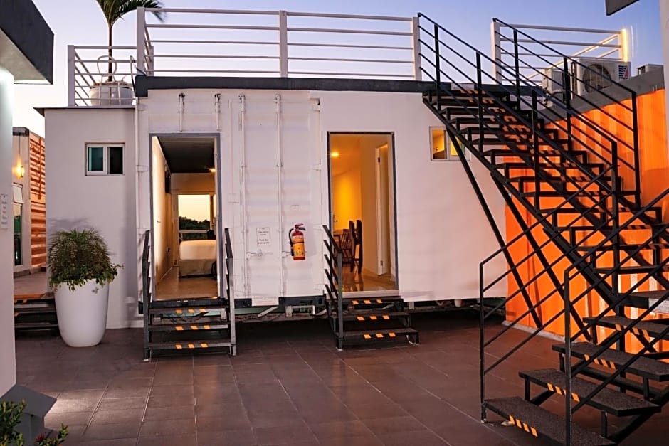Container Inn