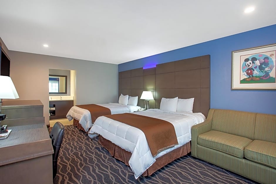 Travelodge Inn & Suites by Wyndham Anaheim on Disneyland Dr