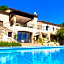 Loup Castel Boutique Hotel B&B