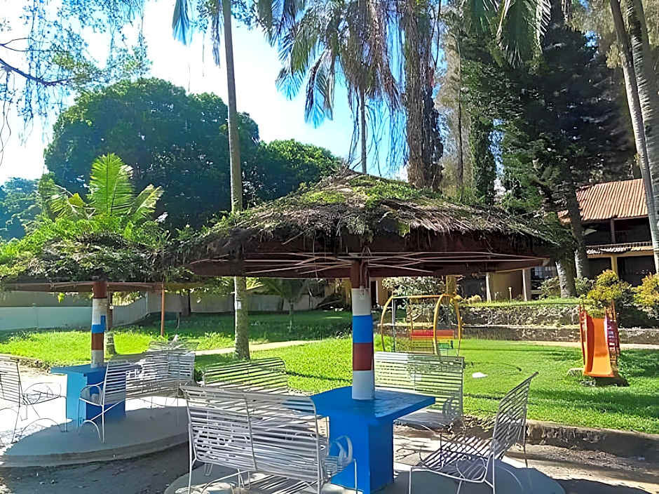 Pandu Lakeside Hotel Tuktuk