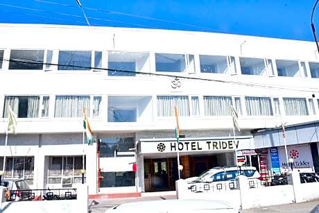Hotel Tridev 