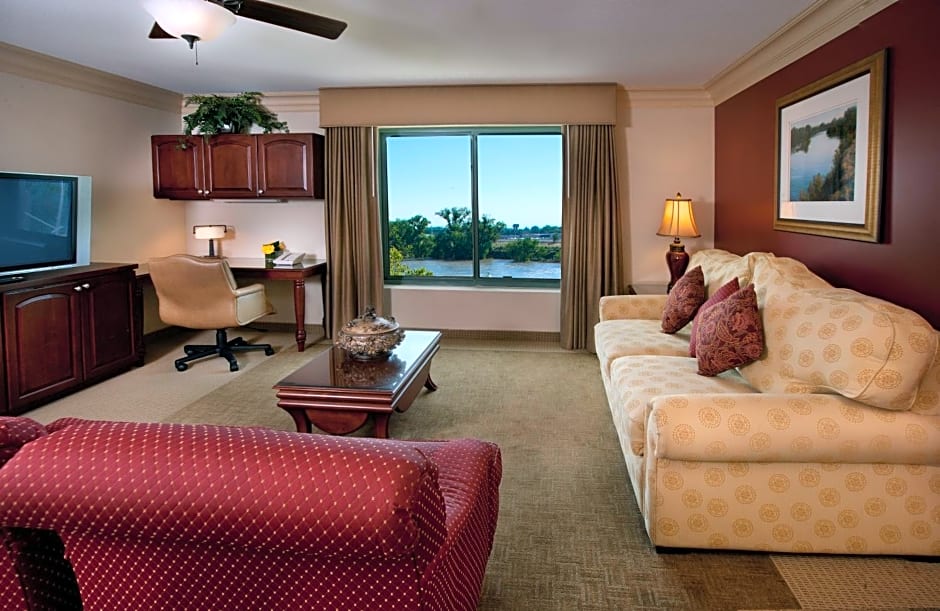 Embassy Suites by Hilton Sacramento Riverfront Promenade