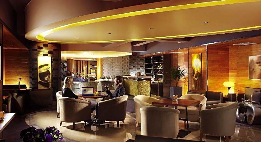 Novotel Zhengzhou Convention Centre Hotel