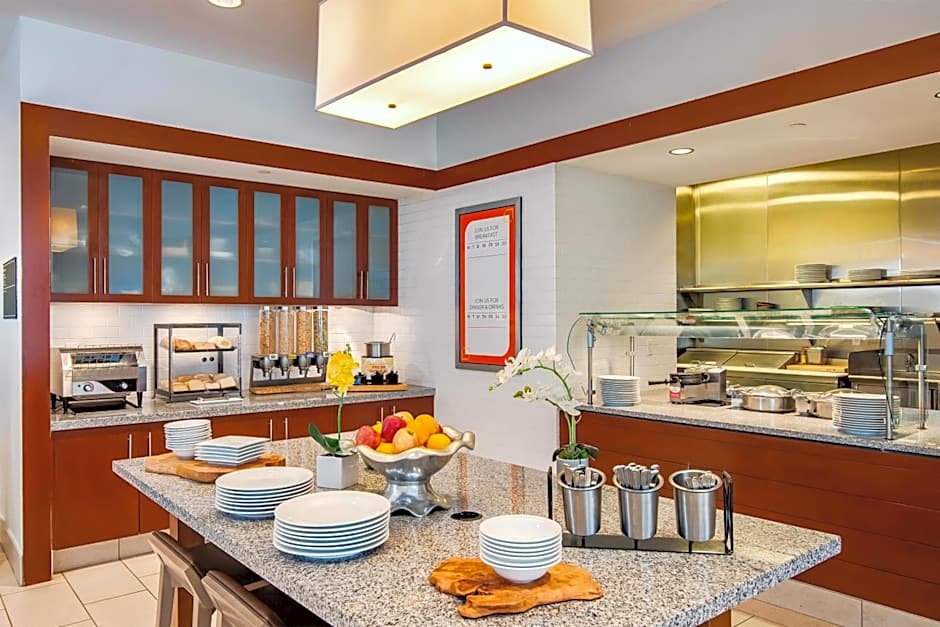 Hilton Garden Inn Alexandria Old Town National Harbor