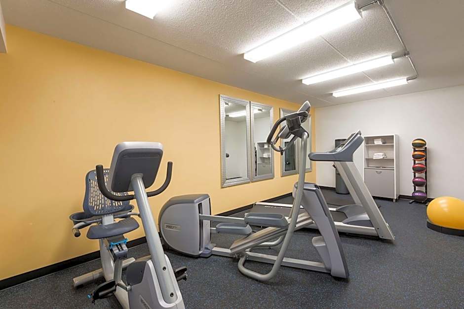 Days Inn by Wyndham Pittsburgh-Harmarville