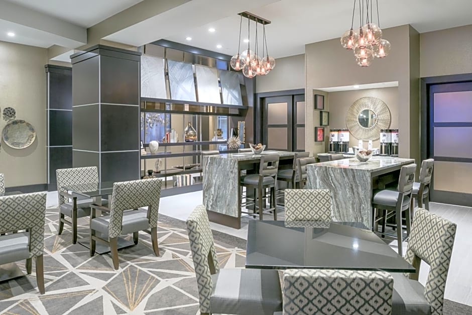 Hampton Inn & Suites-Worcester, MA