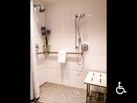 Mobility Hearing Accessible Twin Suite