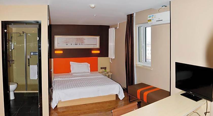 7 Days Premium Panjin Pedestrian Street Passenger Station