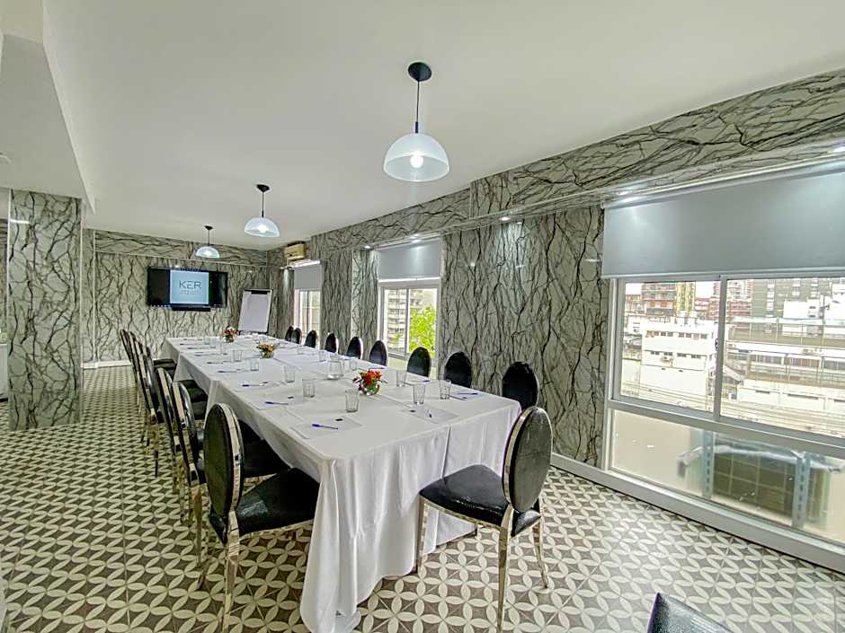 Ker Urquiza Hotel & Suites