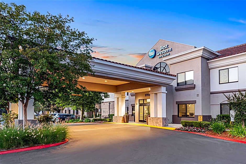 Best Western Valencia/Six Flags Inn & Suites