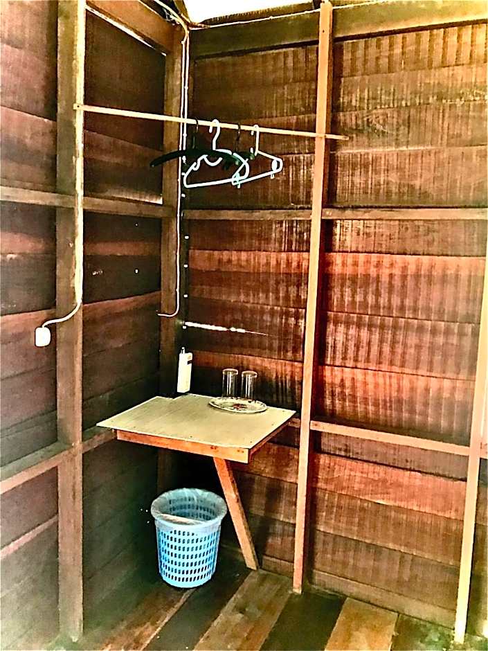 Frog Garden Hut
