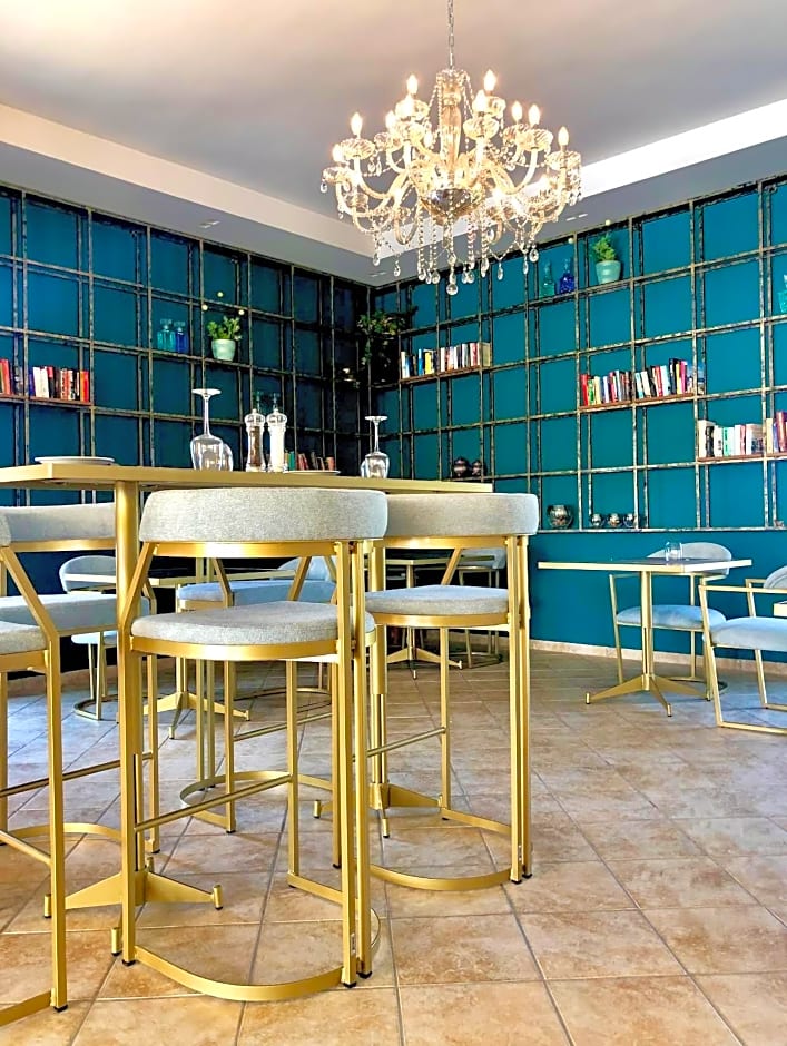 Bruskos Hotel & Suites