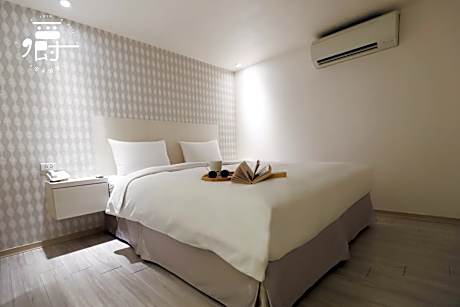 Deluxe Quadruple Room with Bathtub