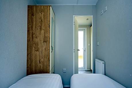 Comfort 3 Bedroom Caravan Pet Friendly