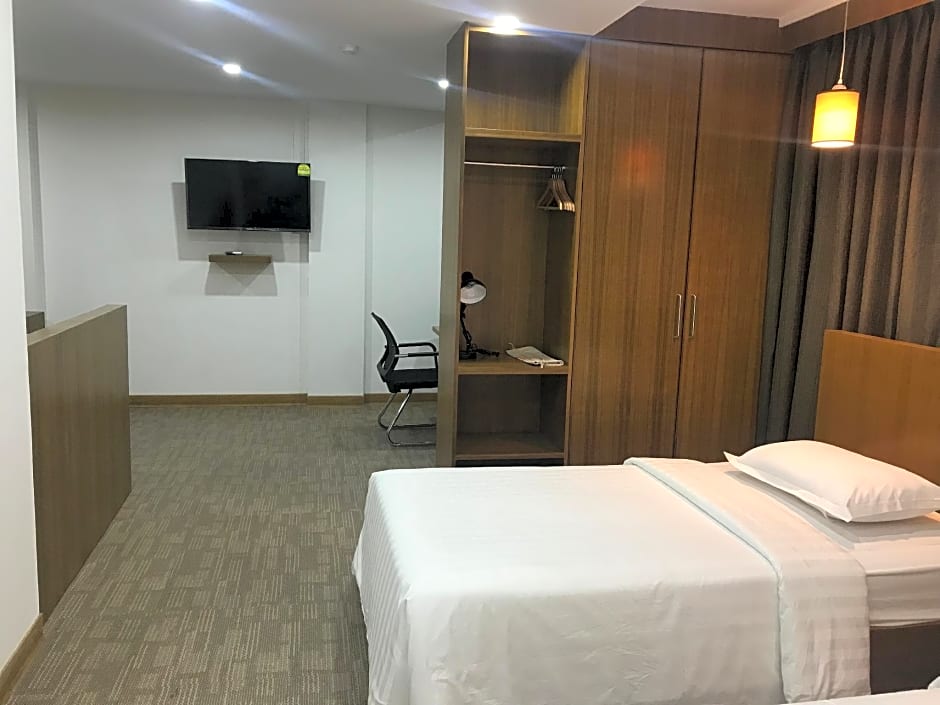 Royal White Elephant Hotel