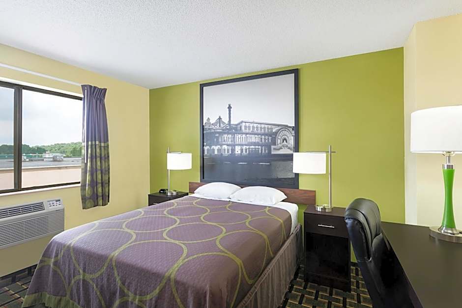 Super 8 by Wyndham Marietta