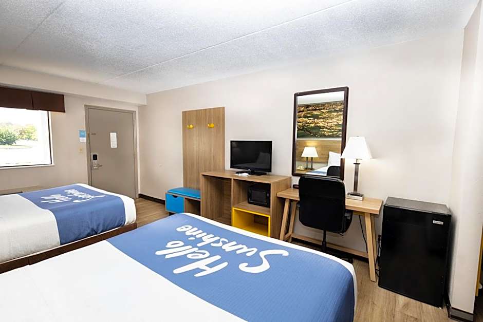 Days Inn by Wyndham Dayton Huber Heights Northeast